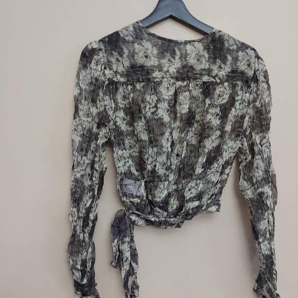 Urban Outfitters kimchi blue black patterned sheer wrap blouse - Picture 5 of 5